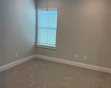16610 Oasis Meadow Lane - Photo Thumbnail 14