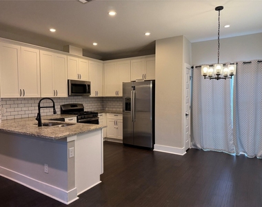 16610 Oasis Meadow Lane - Photo Thumbnail 5