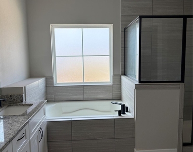 16610 Oasis Meadow Lane - Photo Thumbnail 17