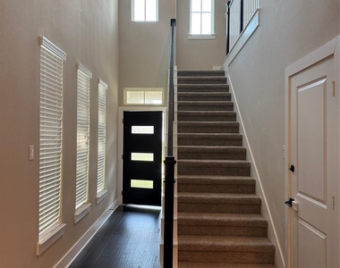 16610 Oasis Meadow Lane - Photo Thumbnail 10