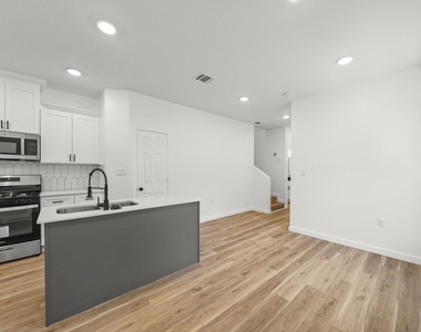 2195 W Lang - Photo Thumbnail 5