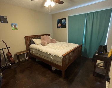 19510 Lazy Valley Drive - Photo Thumbnail 11