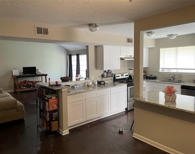 19510 Lazy Valley Drive - Photo Thumbnail 6