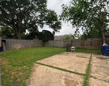 19510 Lazy Valley Drive - Photo Thumbnail 14