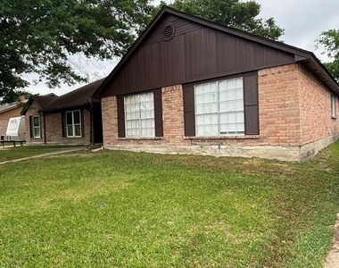 19510 Lazy Valley Drive - Photo Thumbnail 1