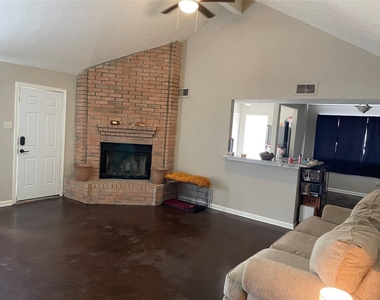 19510 Lazy Valley Drive - Photo Thumbnail 3