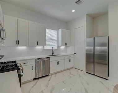 5727 Elysium Street - Photo Thumbnail 6