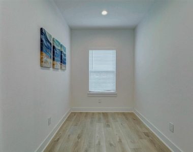 5727 Elysium Street - Photo Thumbnail 16