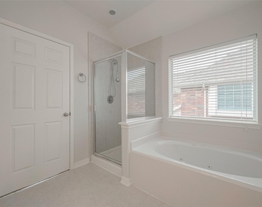 18118 Billabong Crescent Court - Photo Thumbnail 36