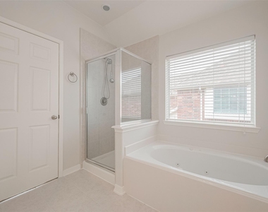 18118 Billabong Crescent Court - Photo Thumbnail 37