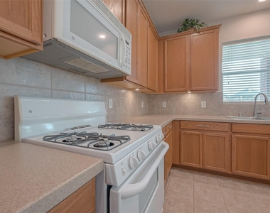 18118 Billabong Crescent Court - Photo Thumbnail 19