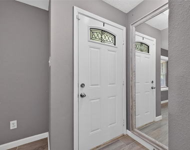 10031 Prospect Hill Drive - Photo Thumbnail 5