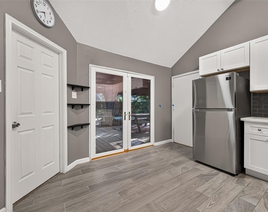 10031 Prospect Hill Drive - Photo Thumbnail 12