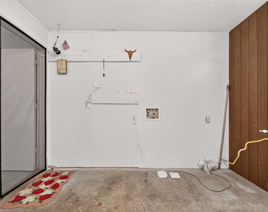 10031 Prospect Hill Drive - Photo Thumbnail 13