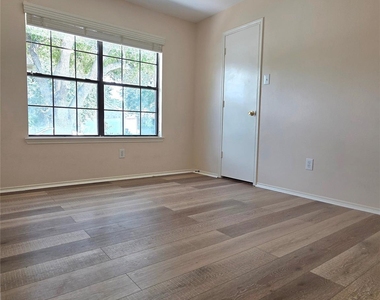 16106 Darwood Court - Photo Thumbnail 19