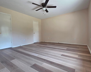 16106 Darwood Court - Photo Thumbnail 13