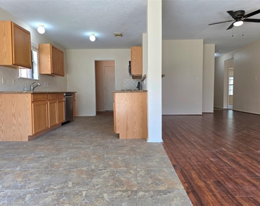 16106 Darwood Court - Photo Thumbnail 8