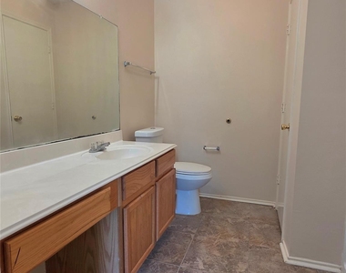 16106 Darwood Court - Photo Thumbnail 15