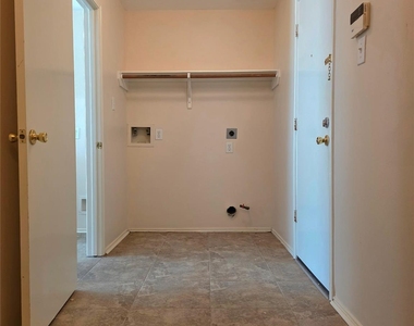 16106 Darwood Court - Photo Thumbnail 12