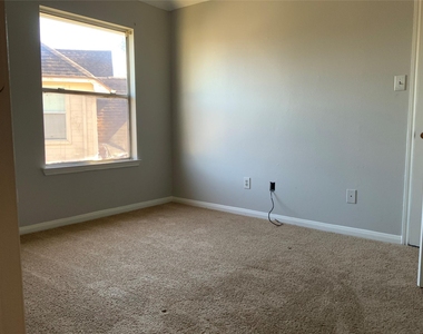 1822 Laurel Oaks Drive - Photo Thumbnail 11