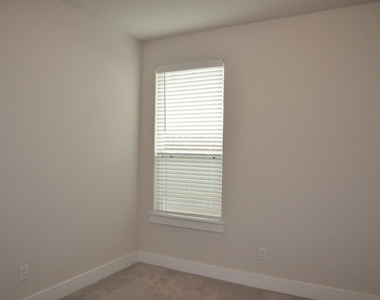 31822 Grand Orchard Lane - Photo Thumbnail 35