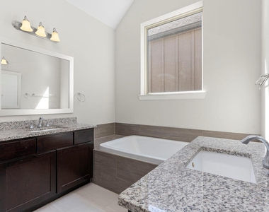 1812 Dennis Street - Photo Thumbnail 25