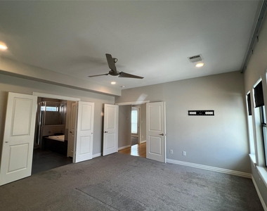 2314 Camden Drive - Photo Thumbnail 15