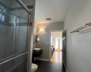 2314 Camden Drive - Photo Thumbnail 4