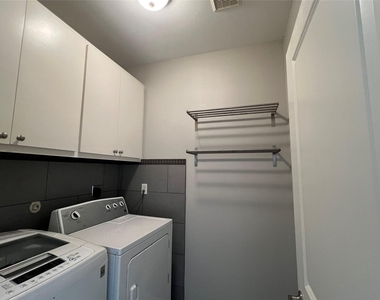 2314 Camden Drive - Photo Thumbnail 23