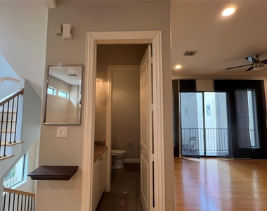 2314 Camden Drive - Photo Thumbnail 13