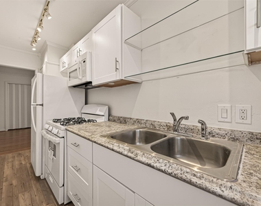 2021 Southgate Boulevard - Photo Thumbnail 13