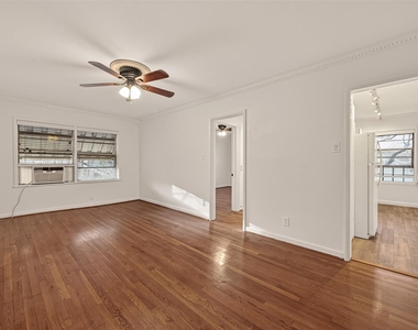 2021 Southgate Boulevard - Photo Thumbnail 7