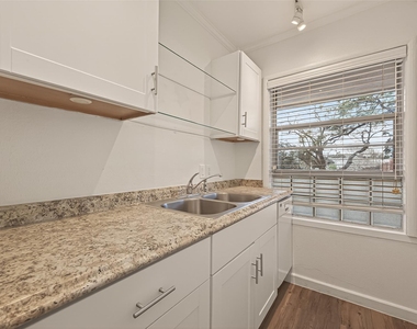 2021 Southgate Boulevard - Photo Thumbnail 12