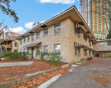 2021 Southgate Boulevard - Photo Thumbnail 4