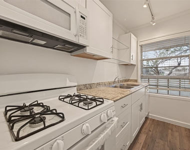 2021 Southgate Boulevard - Photo Thumbnail 11