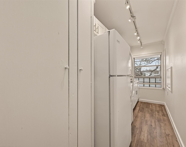 2021 Southgate Boulevard - Photo Thumbnail 10