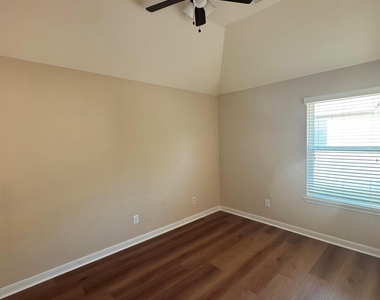 26310 Creston Woods Drive - Photo Thumbnail 15
