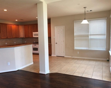 26310 Creston Woods Drive - Photo Thumbnail 7