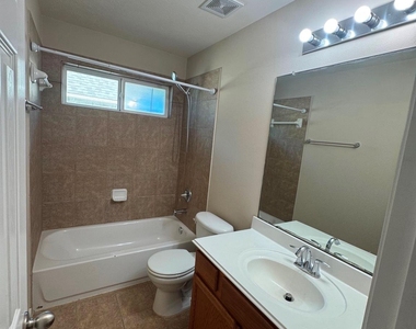 26310 Creston Woods Drive - Photo Thumbnail 16
