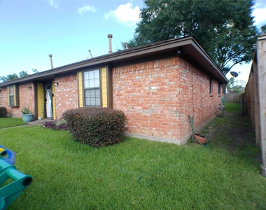 6350 Crestside Drive - Photo Thumbnail 20