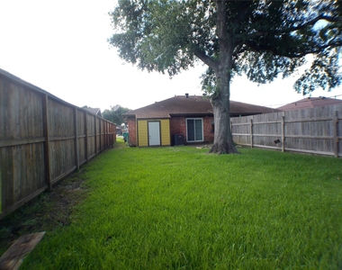 6350 Crestside Drive - Photo Thumbnail 28
