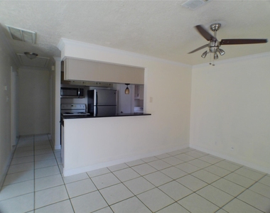 6350 Crestside Drive - Photo Thumbnail 5