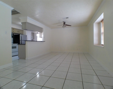 6350 Crestside Drive - Photo Thumbnail 2