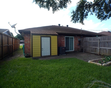 6350 Crestside Drive - Photo Thumbnail 22