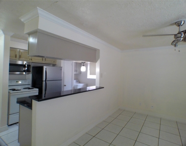 6350 Crestside Drive - Photo Thumbnail 9