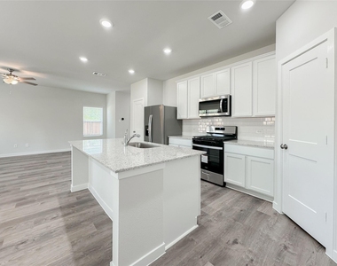 7806 Alset Dr - Photo Thumbnail 11
