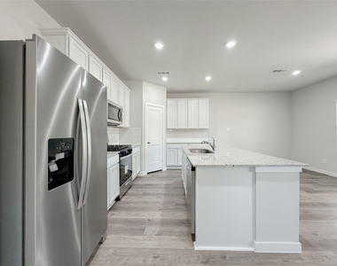7806 Alset Dr - Photo Thumbnail 14