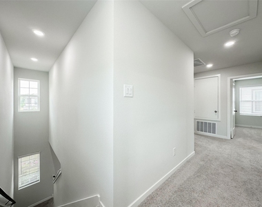 7806 Alset Dr - Photo Thumbnail 16