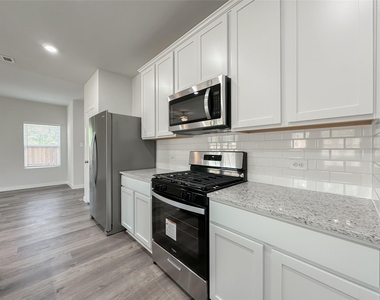 7806 Alset Dr - Photo Thumbnail 13