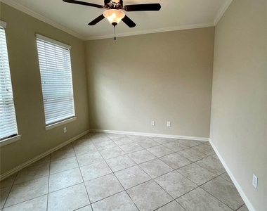 14831 Raleighs Meadow Court - Photo Thumbnail 6
